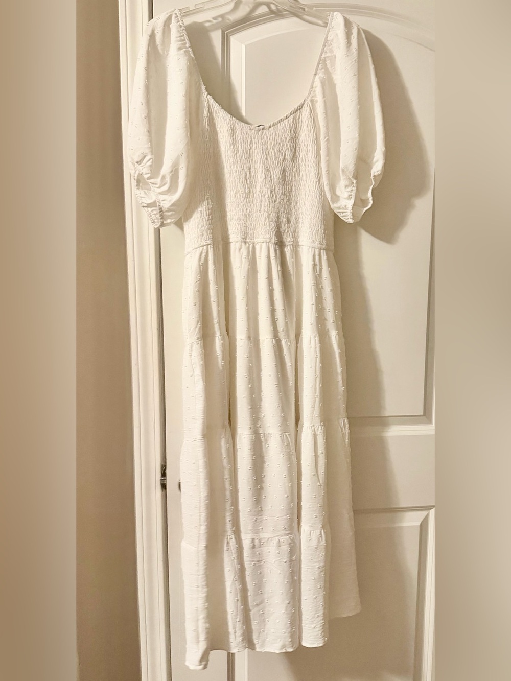 🤍 White Swiss Dot Smocked Puff Sleeve Tiered Midi Dress – Large - Picture 2 of 5